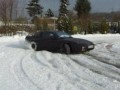 Driften im Schnee im Januar 2010. Mehr Tempo ging nicht, weil dann die vorderen Reifen schon keinen grip mehr hatten. [FLV]